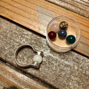 Silver ring with exchangeable stones